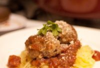 Ultimate Spaghetti Squash with Zesty Tomato Sauce and Meatballs