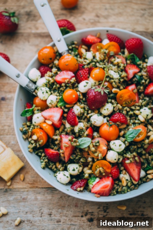Vibrant Strawberry Caprese Farro Salad 1 featured 31045