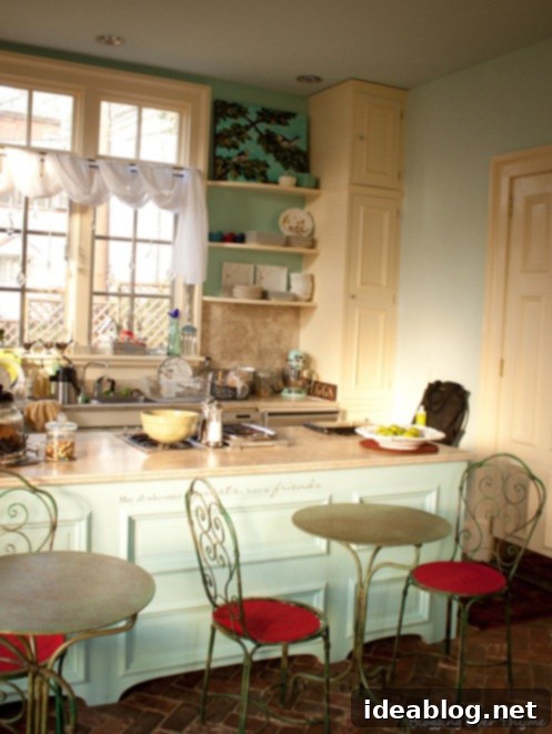 Charlottesville Awaits: Our Scenic Drive 21 west high bed and breakfast room