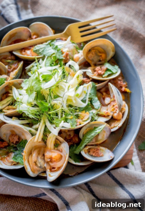 Chorizo and Ale Steamed Clams with Crisp Fennel Salad 2 Beer Steamed Clams with Chorizo