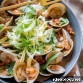 Chorizo and Ale Steamed Clams with Crisp Fennel Salad 9 Beer Steamed Clams with Chorizo