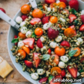 Vibrant Strawberry Caprese Farro Salad 2 img 31045 11