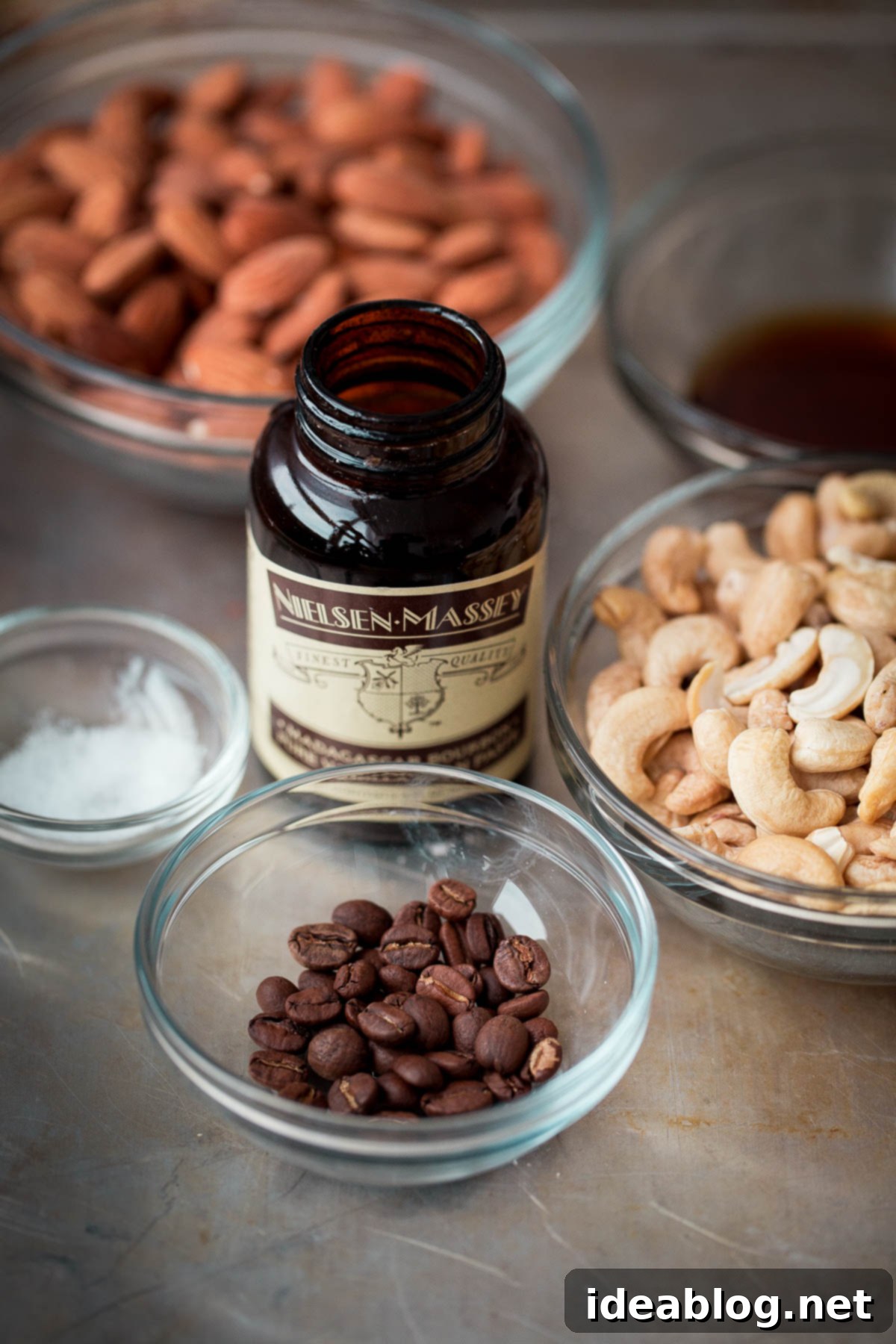 HOMEMADE Espresso Almond Cashew Butter. Almond cashew butter with a kick from espresso beans, vanilla, and a touch of maple syrup. Espresso Almond Cashew Butter Ingredients