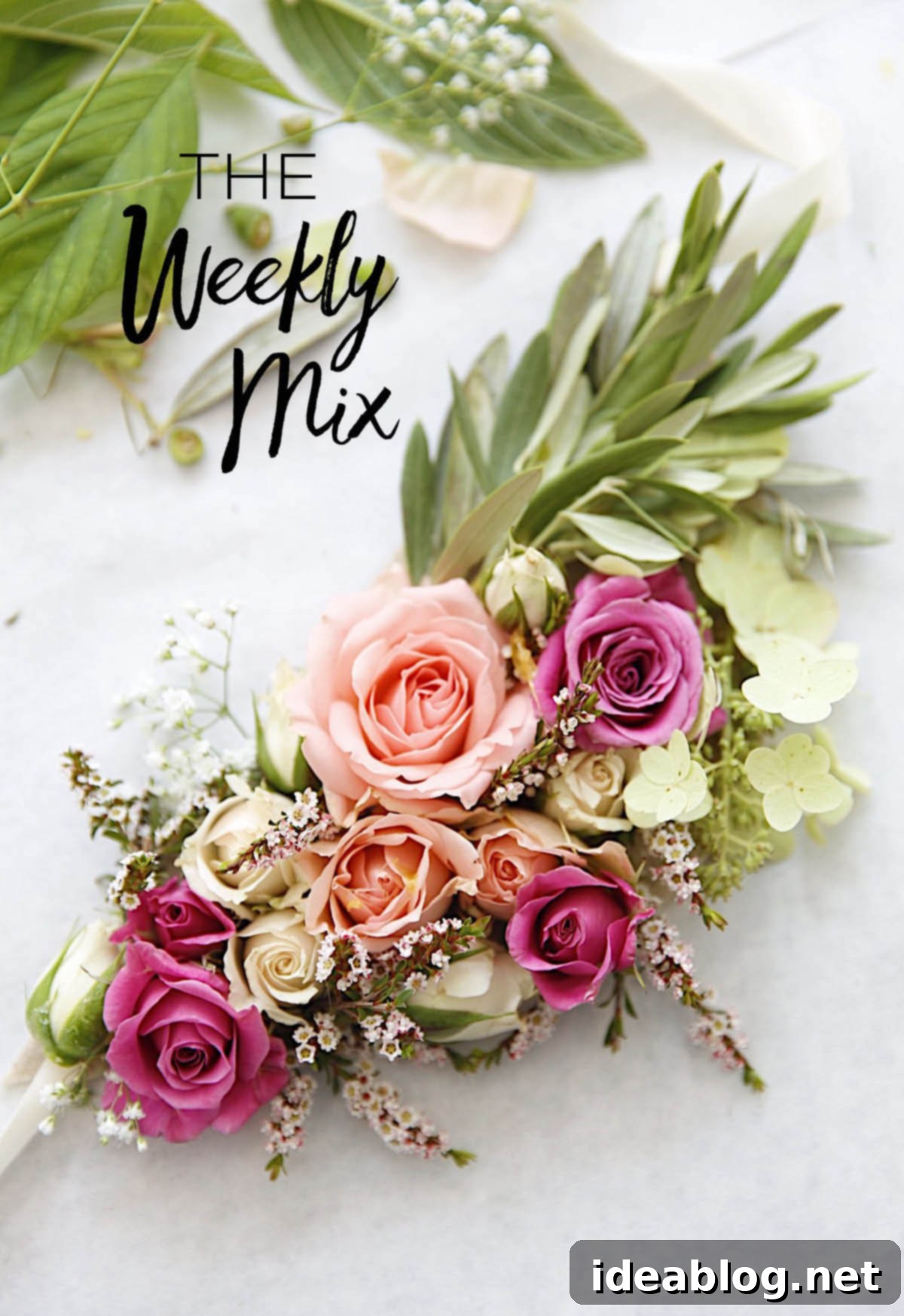 The Weekly Orbit 2 Flower Necklace