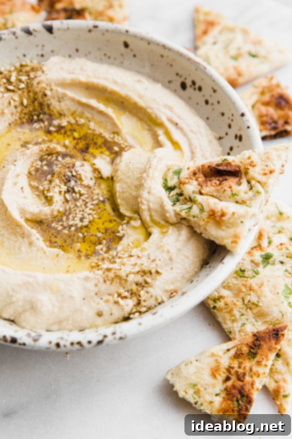 Mükemmel Hummus Tarifi ve Benim Özel Dokunuşum 5 How to Make Hummus - an easy hummus recipe made with canned chickpeas, plus my favorite roasted garlic hummus recipe.