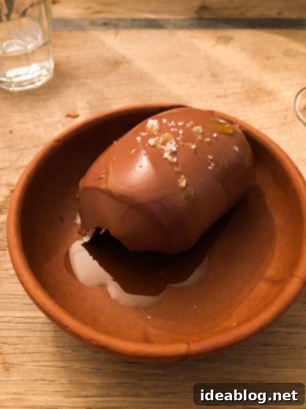 The Taste of Paris: Your Dining Companion 39 Another creative and seasonal small plate from Au Passage, beautifully presented.
