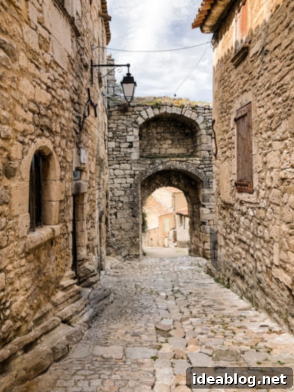 Provence France travel guide, focused on the Luberon, with recommendations on must-visit destinations, where to stay, and where to eat in the region. #travel #france #travelguide #abeautifulplate #provence Charming streets of Lacoste, France