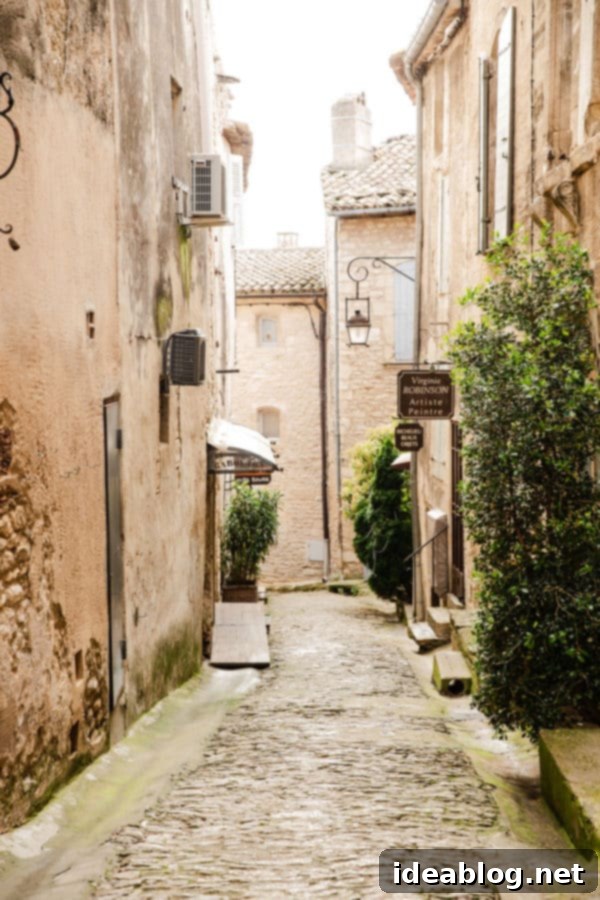 Provence France travel guide, focused on the Luberon, with recommendations on must-visit destinations, where to stay, and where to eat in the region. #travel #france #travelguide #abeautifulplate #provence Gordes village and its stunning surroundings