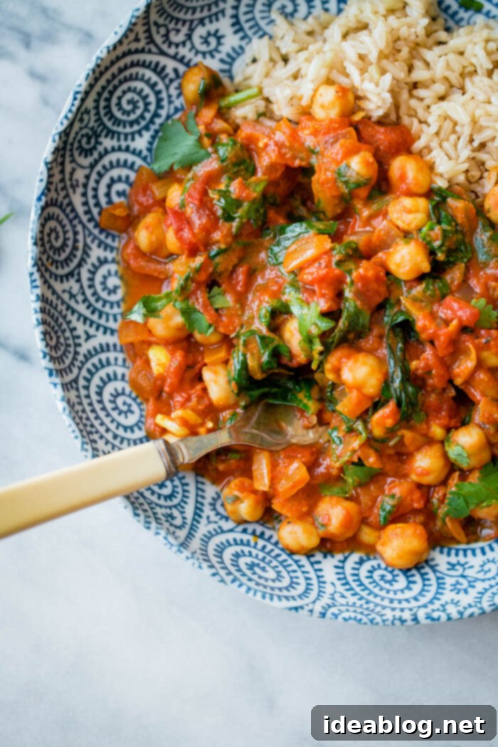 10 Effortless Bean and Lentil Meals 2 Everyday Chickpea Curry- this VEGETARIAN curry comes together in less than 30 minutes!