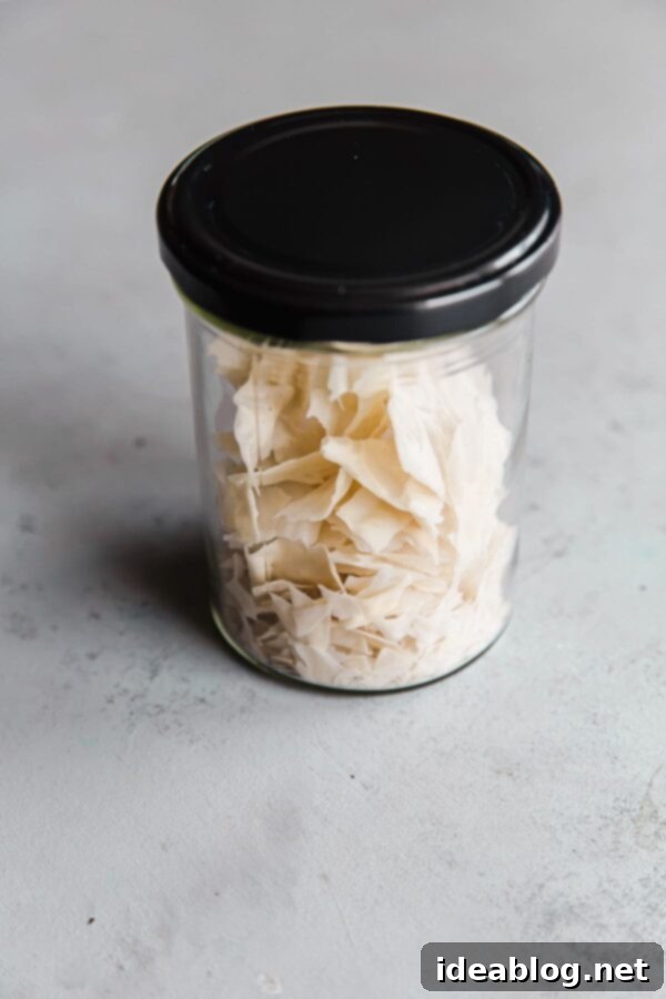 Ekşi Maya Kurutma ve Saklama Yöntemleri 11 Dried Sourdough Starter in Glass Jar